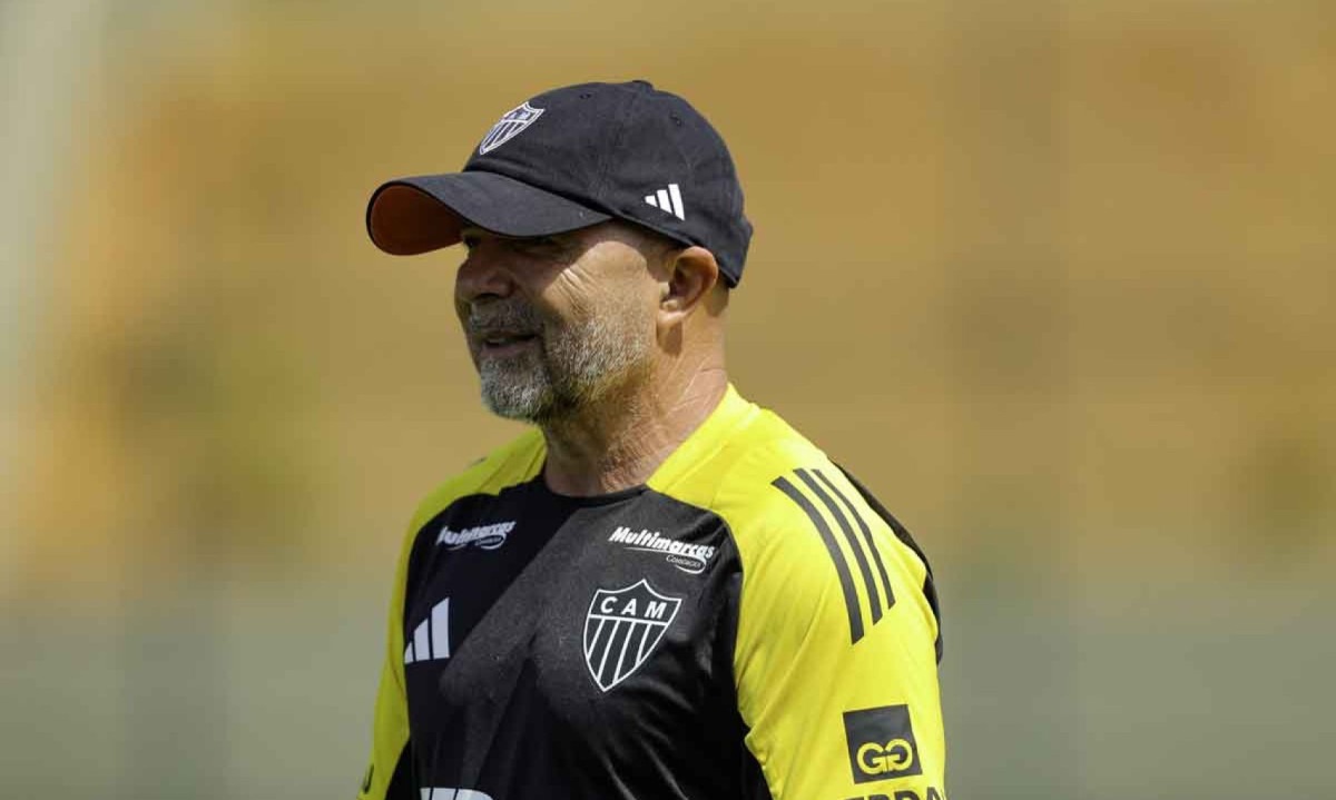 Conhecido por trabalhos mais curtos, Sampaoli pode não ter vida longa no comando do Atlético diante dos desafios que o elenco exige -  (crédito: Paulo Henrique França / Atlético)