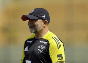 Conhecido por trabalhos mais curtos, Sampaoli pode não ter vida longa no comando do Atlético diante dos desafios que o elenco exige -  (crédito: Paulo Henrique França / Atlético)