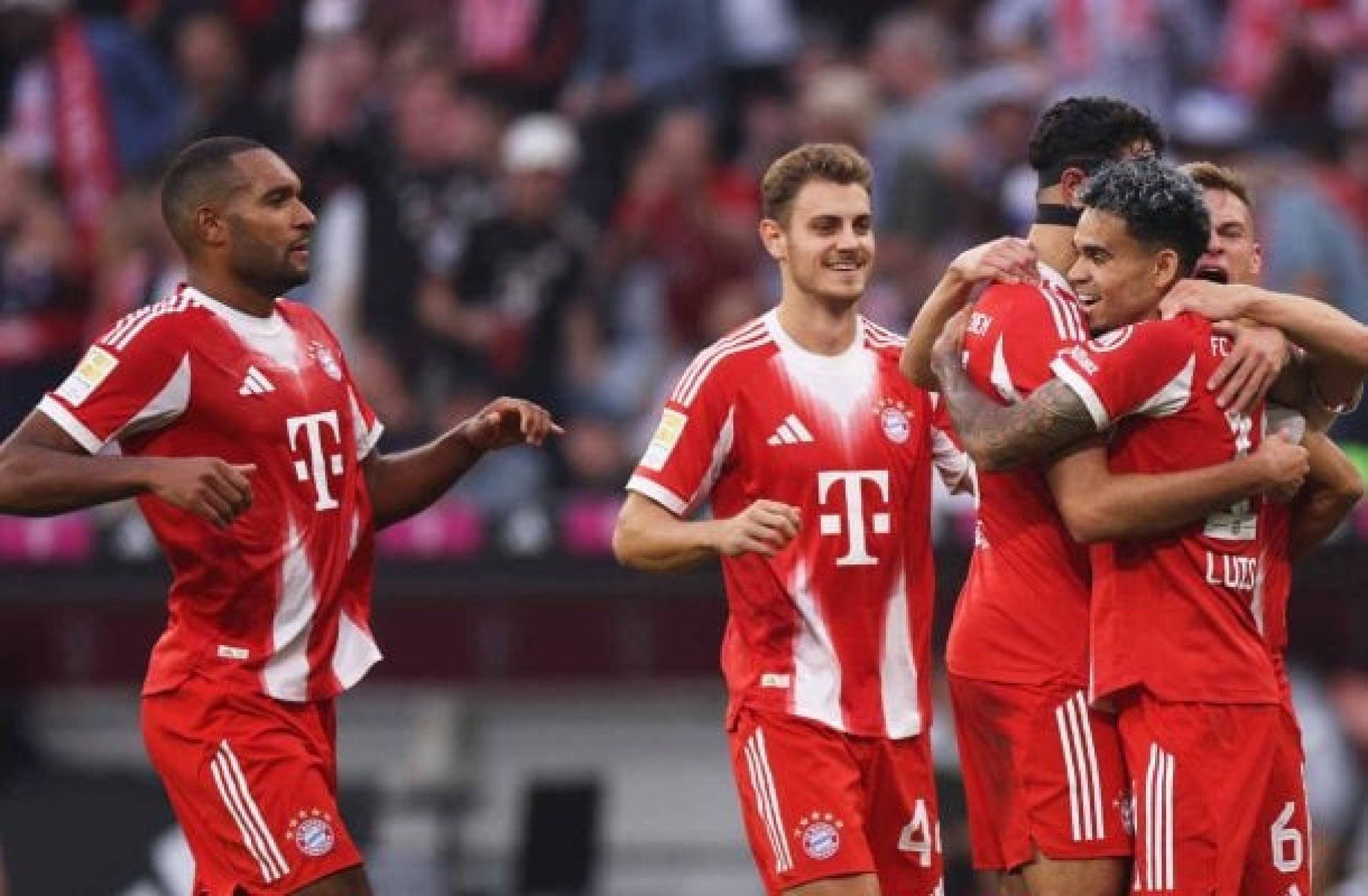 Bayern de Munique goleia Hamburgo por 5 a 0 e mantém invencibilidade