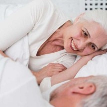 Sexualidade feminina após os 60 anos desafia etarismo e estereótipos - Freepik