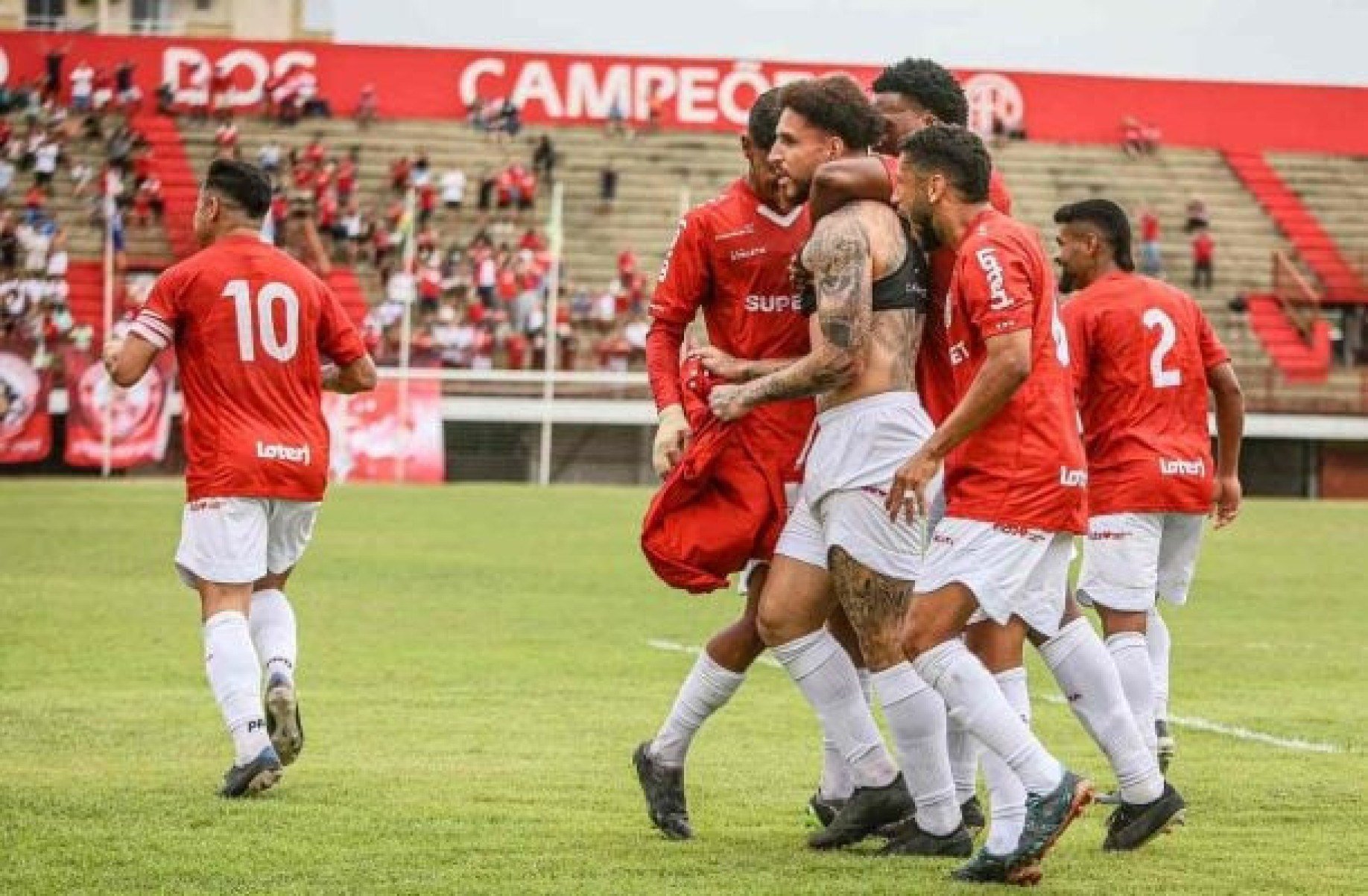 América vence Portuguesa e abre vantagem na final da Copa Rio
