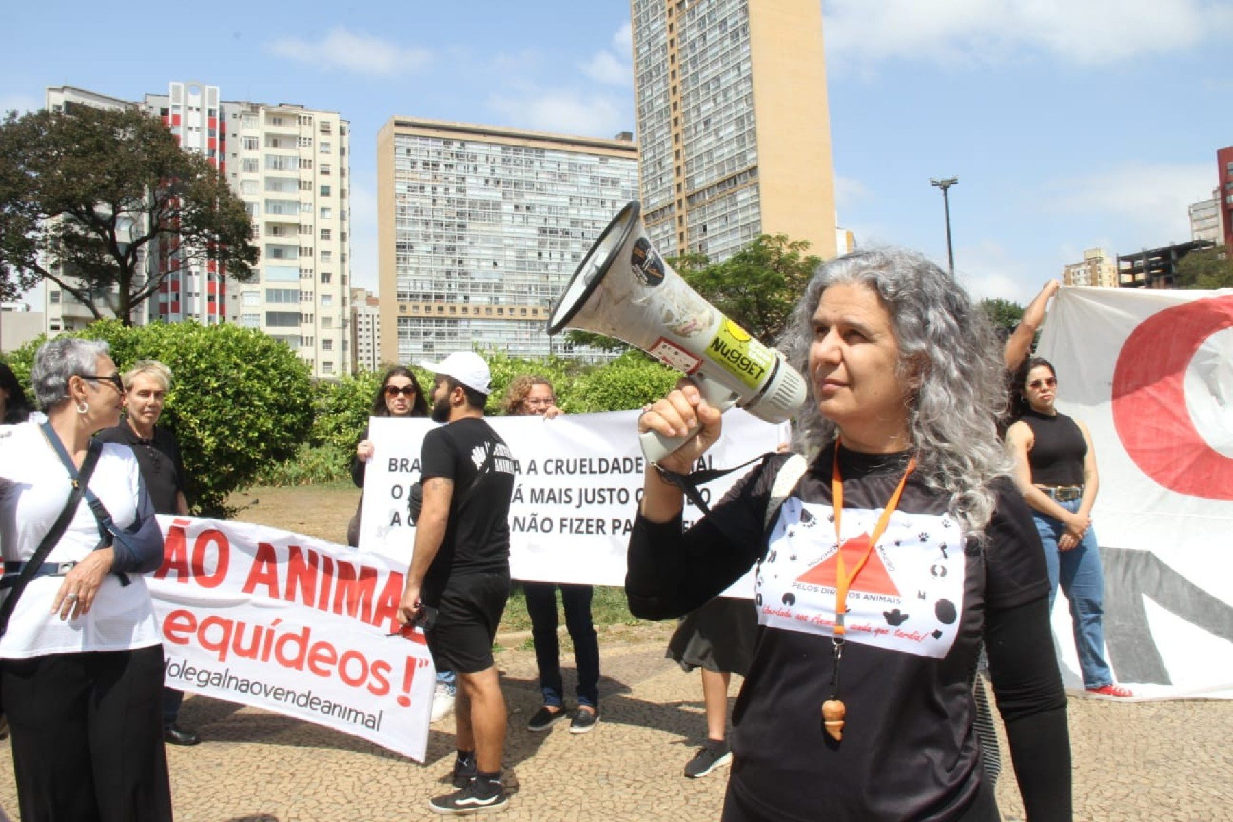 Manifestantes ato contra maus-tratos