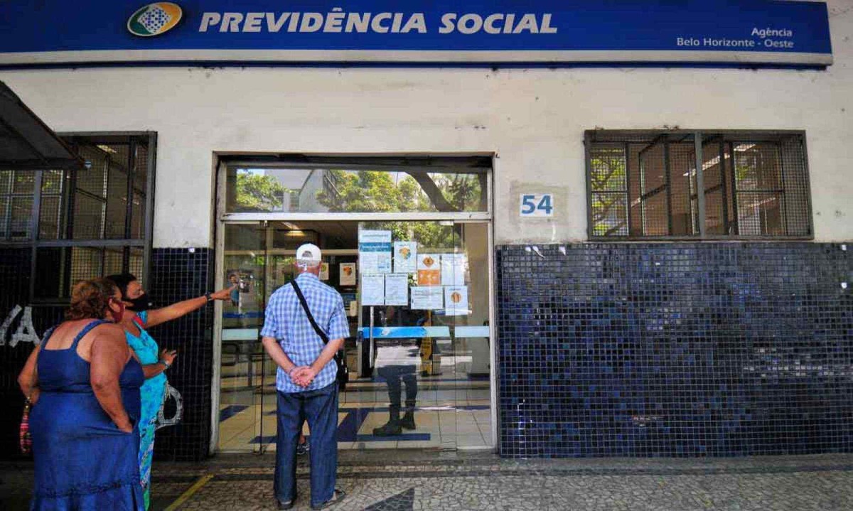 Nosso país vem atravessando um rápido processo de envelhecimento de sua população, o que passou a produzir um forte crescimento das aposentadorias -  (crédito: Leandro Couri/EM/D.A Press)