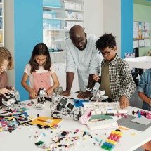 Robótica educacional ganha espaço em escolas brasileiras - DINO