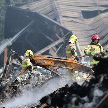 Galpão que pegou fogo em BH tem risco de desabamento, afirma Defesa Civil - Leandro Couri/EM/DA.Press.Brasil.MG.Belo Horizonte