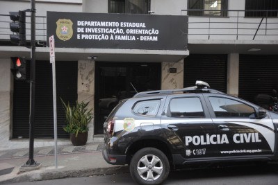 Após o crime cometido no domingo, no Bairro Caiçaras, na Região Noroeste de BH, o suspeito foi preso e continua detido -  (crédito: Alexandre Guzanshe/EM/D.A. Press)