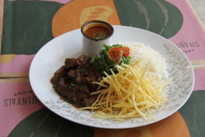 Carne fácil: o prato revisita o caderno de receitas da mãe da chef Juliana Duarte, Zezé -  (crédito: Jair Amaral/EM/D.A Press)