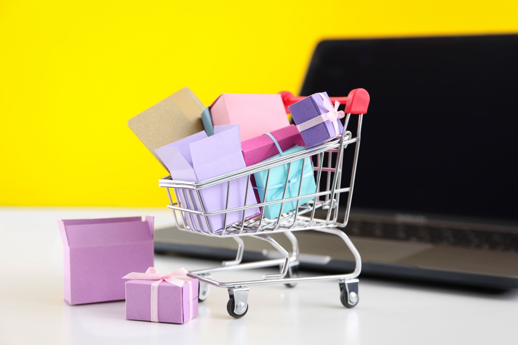 Datas numéricas ampliam calendário do e-commerce brasileiro - DINO