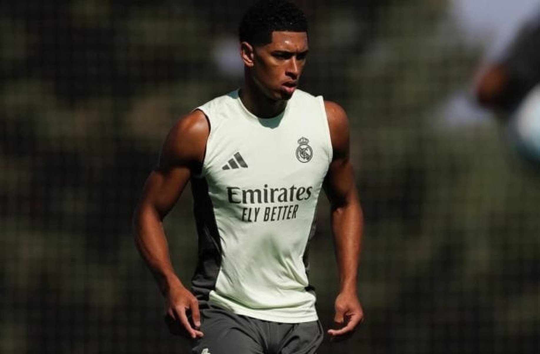 Após cirurgia no ombro, Bellingham volta a treinar pelo Real Madrid