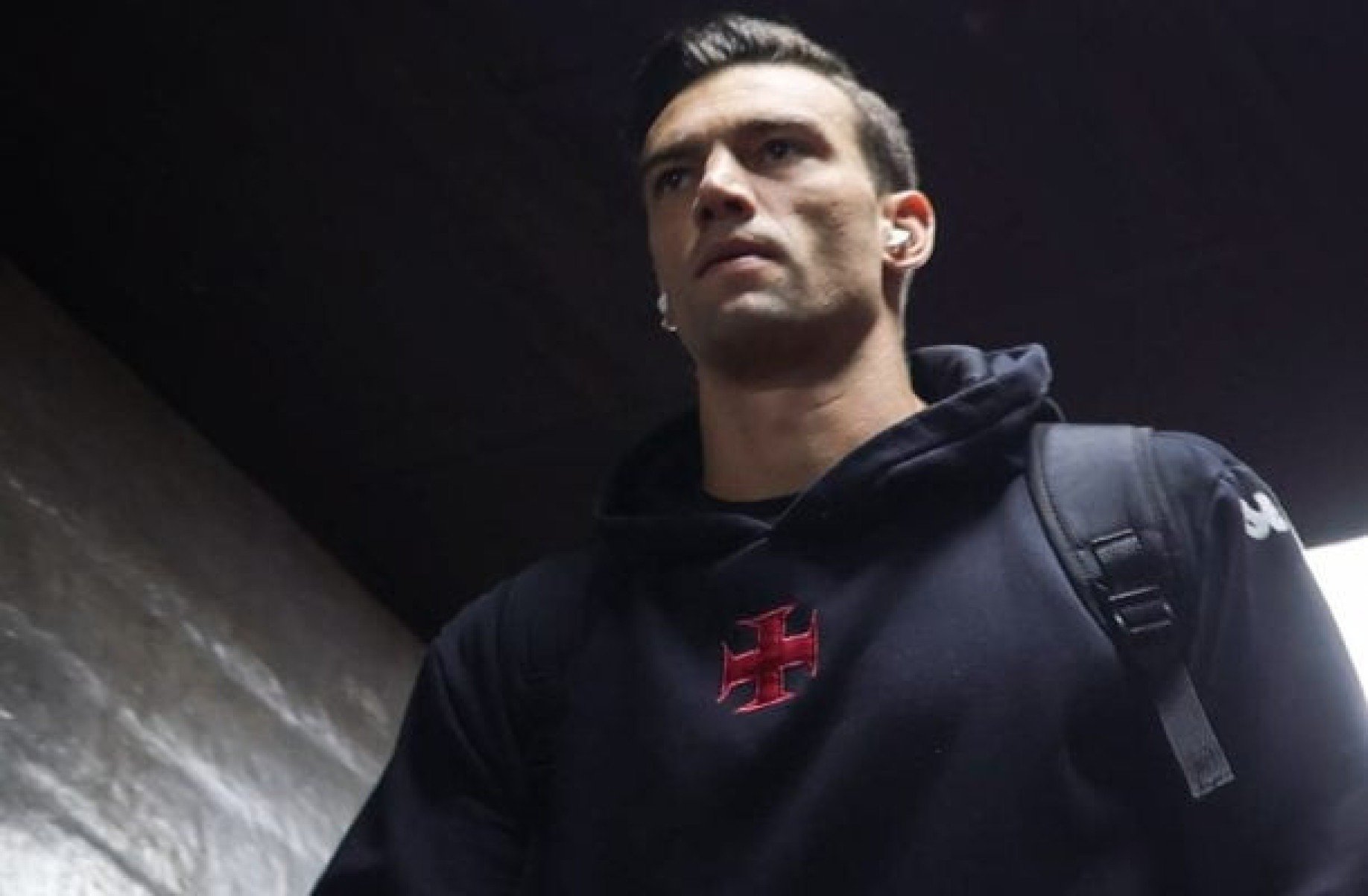 Léo Jardim lamenta “vacilo” em empate do Vasco e projeta clássico