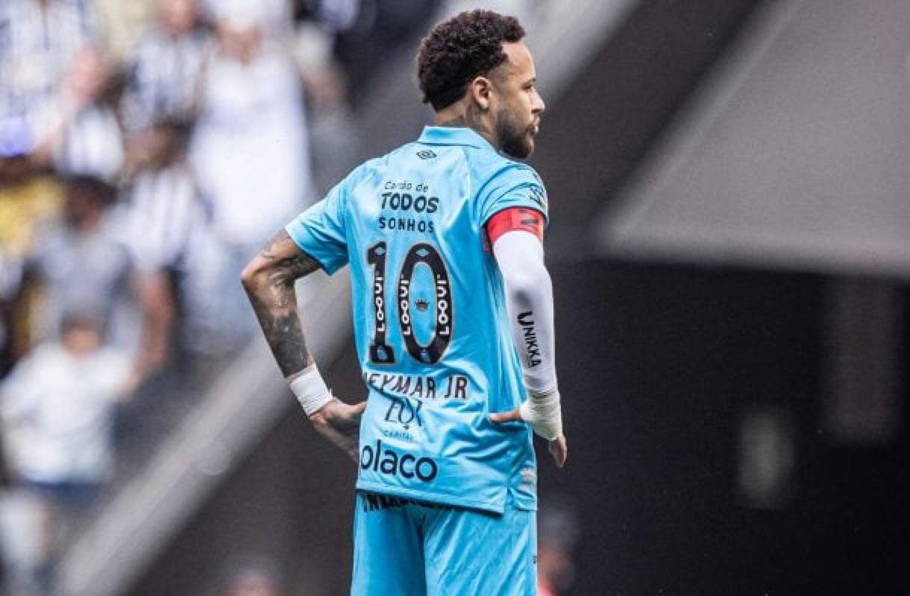Neymar critica gramado sintético da Arena MRV após empate do Santos