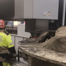 Homem estava manipulando a máquina no momento em que foi 'puxado' para dentro do equipamento, segundo testemunhas -  (crédito: CBMMG)
