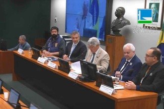 Ufólogos afirmam que Forças Armadas escondem documentos sobre OVNIs