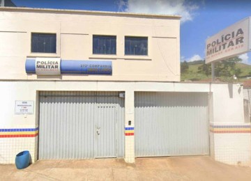 Policiais militares de Abre Campo foram atender ocorrência de violência doméstica quando foram agredidos com barra de metal -  (crédito: Reprodução/Google Street View)