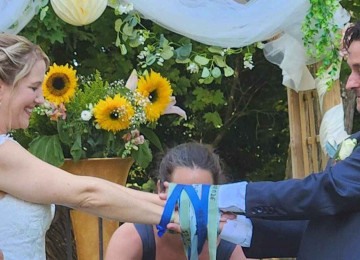 Marta, que pagou para ir em um casamento em Portugal, conta que até fez <em>networking</em> na festa -  (crédito: Arquivo pessoal)