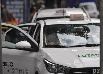 Táxi-lotação da Avenida Afonso Pena, em BH, agora passa a atender o Bairro Serra
       -  (crédito: Gladyston Rodrigues/EM/D.A Press)