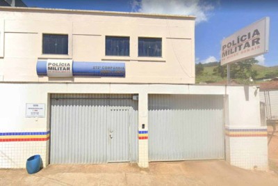 Policiais militares de Abre Campo foram atender ocorrência de violência doméstica quando foram agredidos com barra de metal -  (crédito: Reprodução/Google Street View)