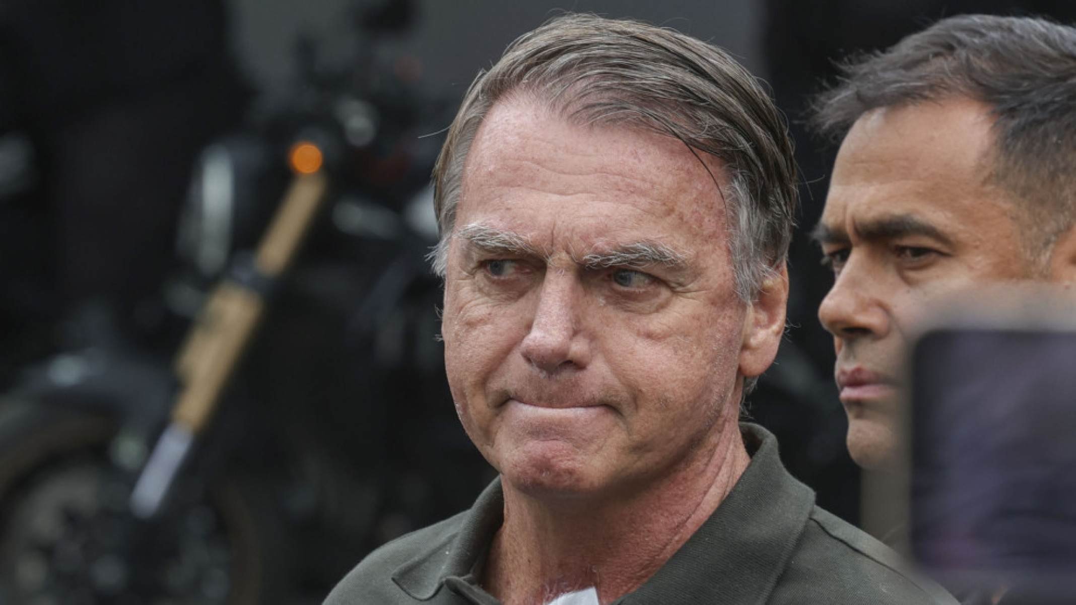 Bolsonaro foca anistia penal e pode desistir de reverter inelegibilidade - Platobr Politica
