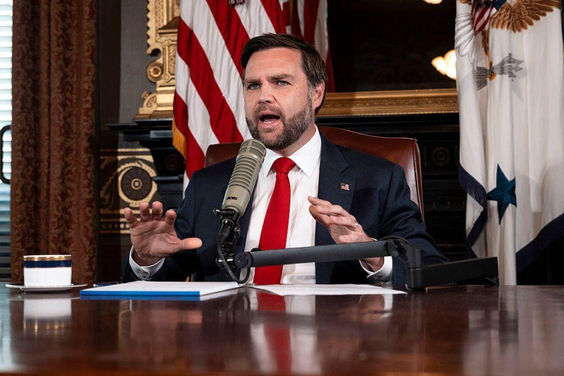 Os funcionários que estão sendo demitidos por postagens sobre o assassinato de Charlie Kirk - Getty Images