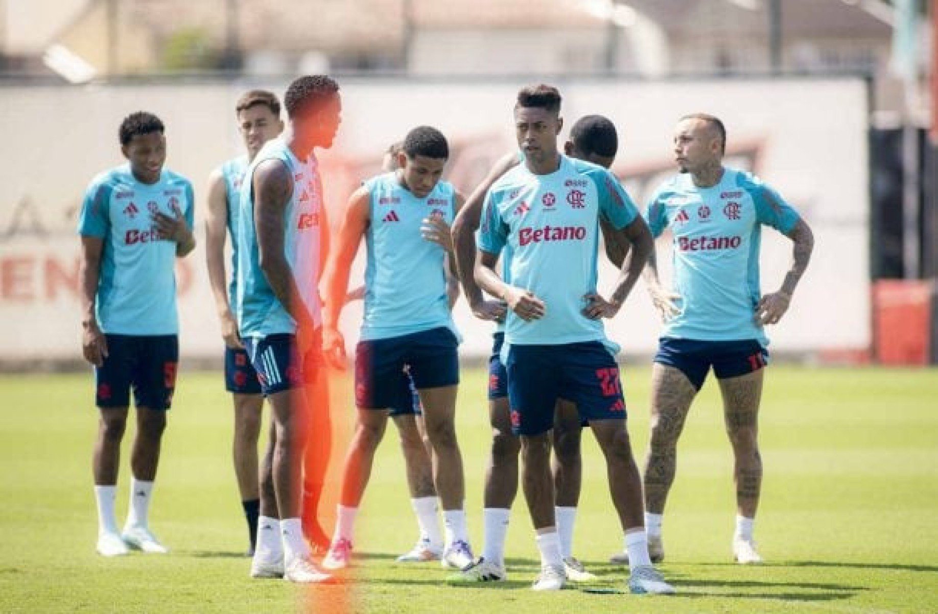 Flamengo terá retornos para jogo contra o Estudiantes