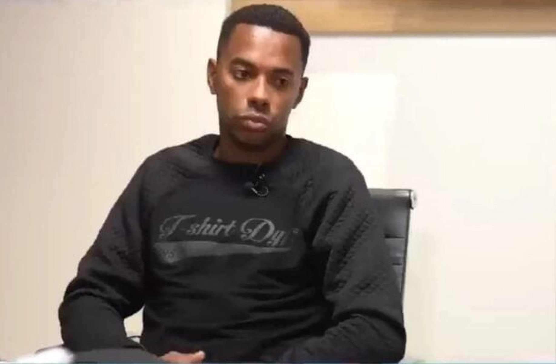 Desequilíbrio emocional, regalias e indicações jurídicas marcam rotina de Robinho na prisão