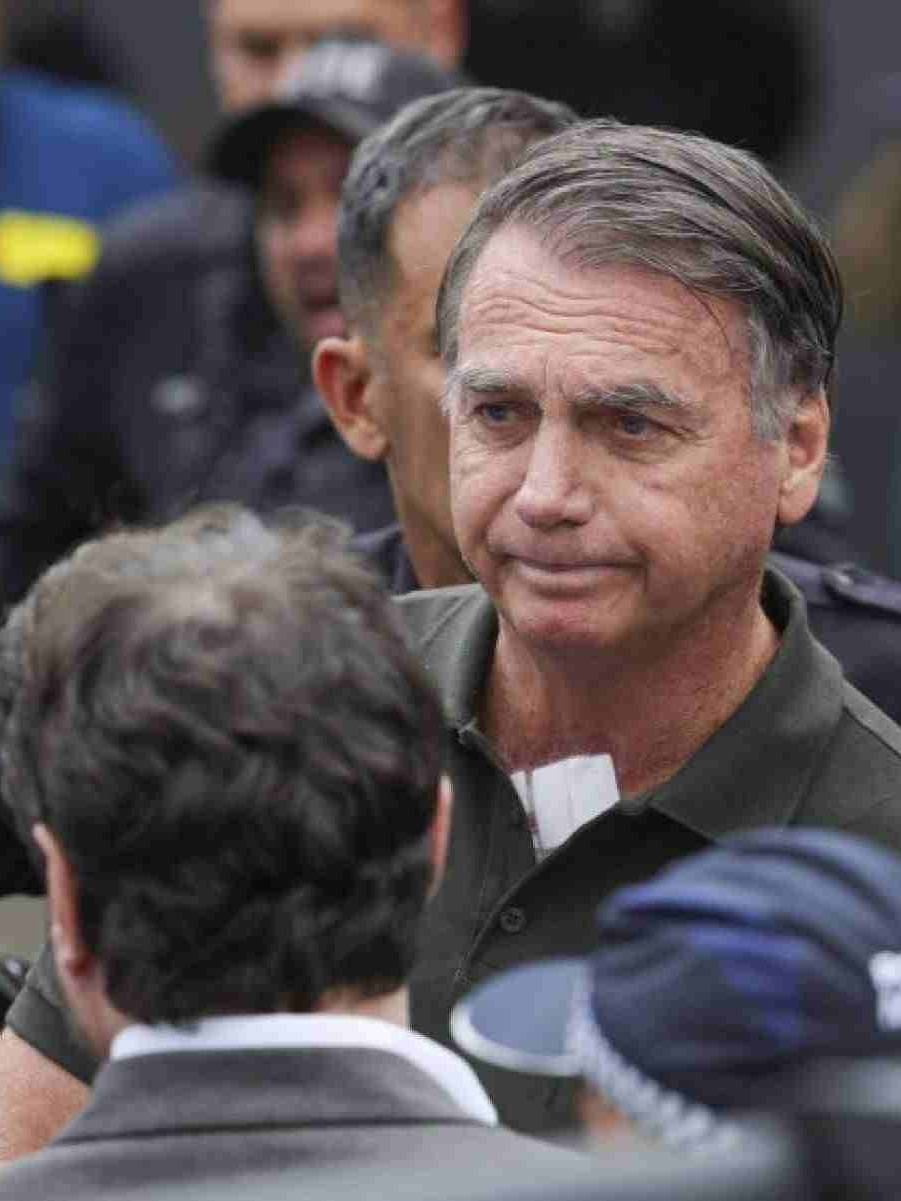 Doença de Bolsonaro: oposição fala em ‘perseguição’ e esquerda lembra da pandemia
