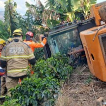 Corpo de Bombeiros de Manhuaçu atendeu à ocorrência -  (crédito: CBMMG)
