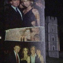 Ativistas anti-Trump projetam fotos relacionadas com caso Epstein no castelo de Windsor - Lena VOELK / AFP
