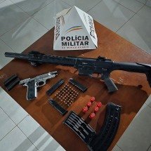 Homem é detido por exibir armas de fogo em via pública  - Reprodução/PMMG