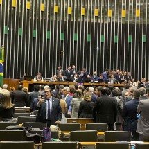 Câmara dos Deputados aprova urgência de projeto da anistia