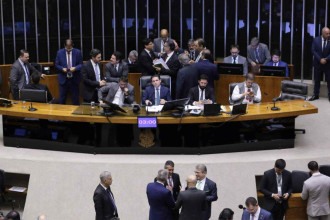 Com voto secreto para proteger congressistas, ‘PEC da blindagem’ segue para o Senado