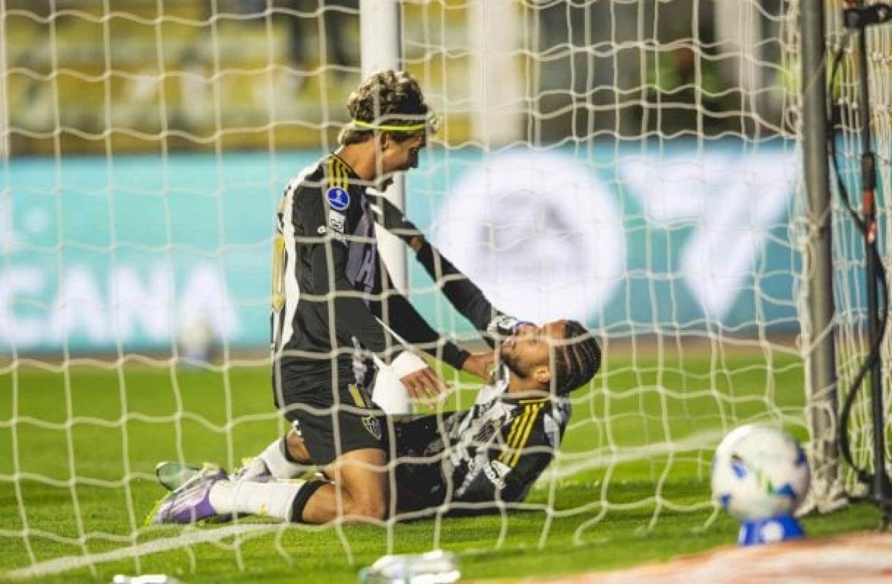 Atlético faz 2 a 0, mas cede empate ao Bolívar na altitude de La Paz