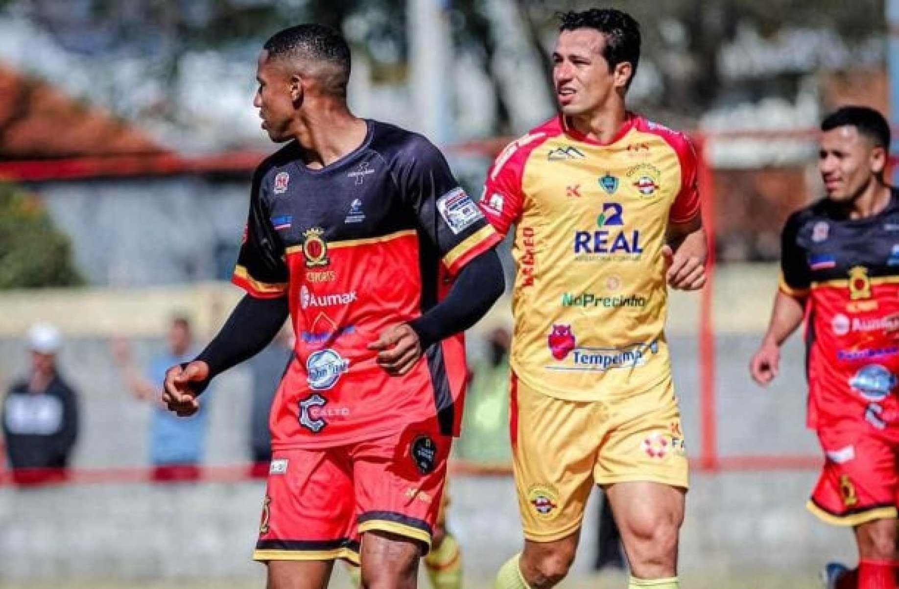 Leandro Damião estreia na várzea e participa de todos gols em goleada do novo clube; vídeo