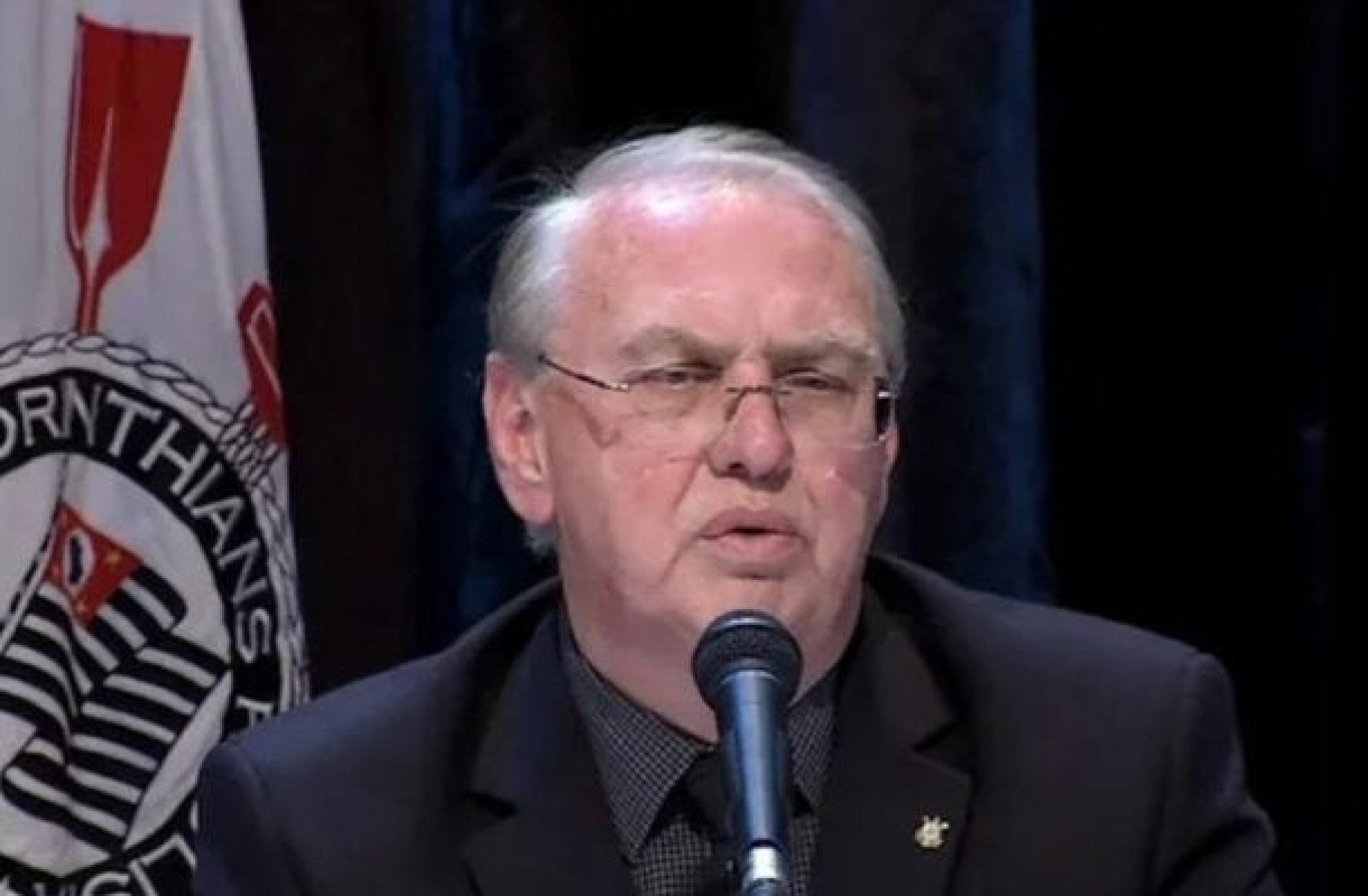 Corinthians projeta redução de despesas em 2026