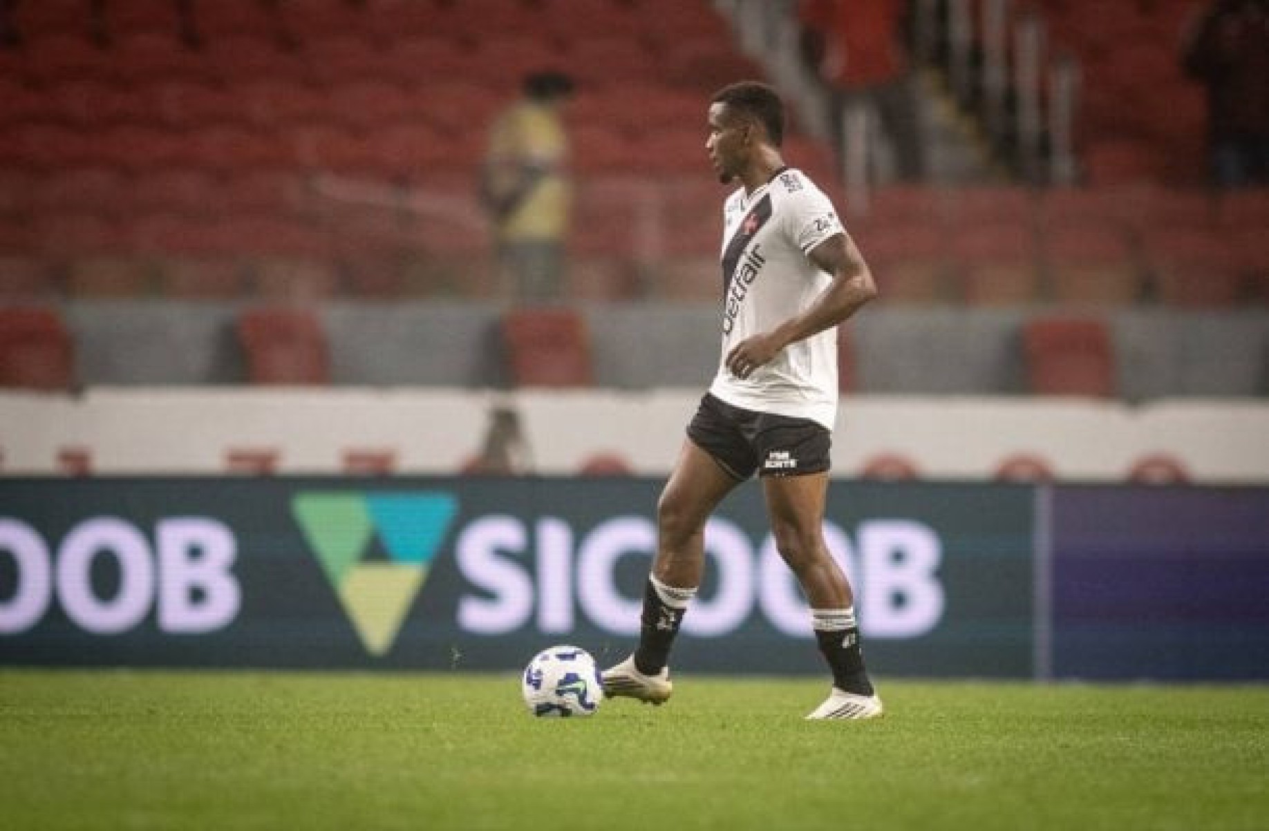 Vasco deve ter um reforço do DM para enfrentar o Flamengo Vasco deve ter um reforço do DM para enfrentar o Flamengo