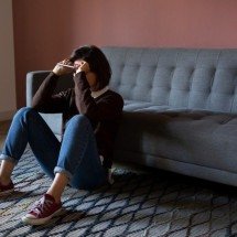 O silêncio da menopausa ameaça a saúde mental das mulheres - FreePik