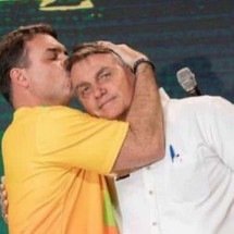 Flávio Bolsonaro atribui diagnóstico de câncer do pai a 'perseguição' - Reprodução/Redes Sociais