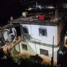 Mulher coloca fogo na própria casa após briga com o namorado em Minas - Reprodução/Redes Sociais 