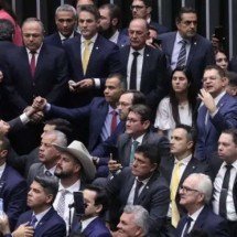 Aprovação da urgência da anistia acirra disputa nas redes - TV SENADO/REPRODUÇÃO