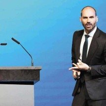 O fantasma de Eduardo Bolsonaro ronda o Centrão - Juan Mabromota/AFP – 4/12/24