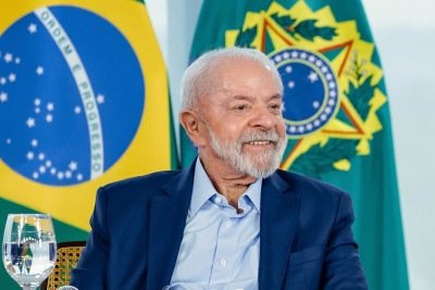 Lula sorri em cerimônia para o anúncio de investimentos do Novo PAC em Belo Horizonte (MG) e assinatura de contrato para a renovação de frota com a Prefeitura da cidade -  (crédito:  Ricardo Stuckert / PR)