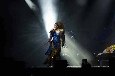 O novo show de Vanessa da Mata é estruturado em três atos, passando pela sonoridade da infância, sucessos da carreira e um final dançante 
 -  (crédito: Mariana Oliver / divulgação)