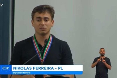 Deputado federal Nikolas Ferreira recebe medalha de cidad&atilde;o honor&aacute;rio em Juiz de Fora -  (crédito: Reprodu&ccedil;&atilde;o/JFTV)