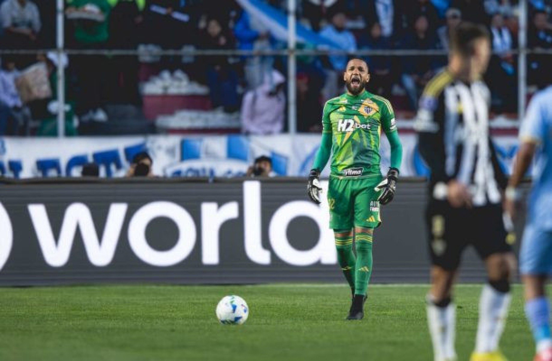 Everson atinge marca histórica pelo Atlético