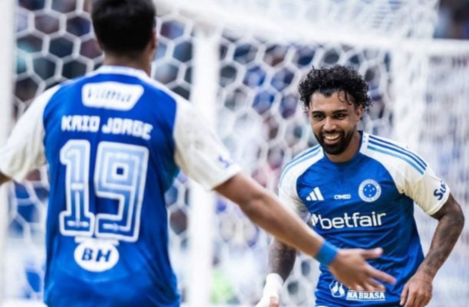 Reserva de luxo! Gabigol completa trio poderoso no Cruzeiro