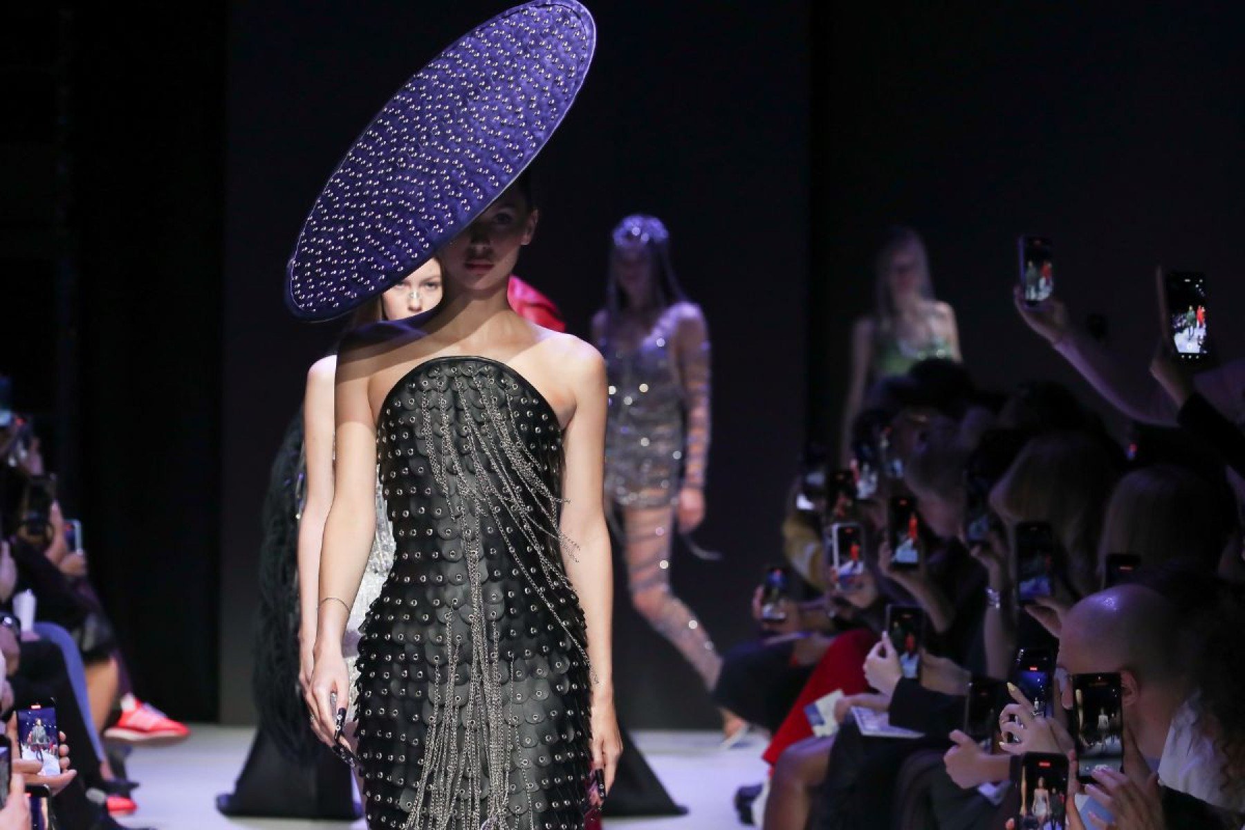 Eventos de moda reúnem marcas globais e promovem intercâmbio cultural