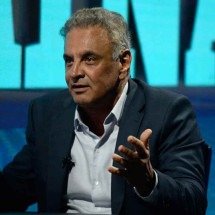 Aécio volta a atacar Zema e acena com candidatura ao Governo de Minas - TULIO SANTOS/EM/D.A.PRESS
