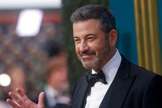 Trump pede demissão de apresentador após piada com Melania