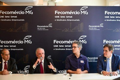 Na sequência, José Roberto Tadros (presidente da CNC), o ex-presidente Michel Temer, o governador Romeu Zema e Nadim Donato (presidente da Fecomércio) -  (crédito: Leandro Couri/EM/D.A Press)