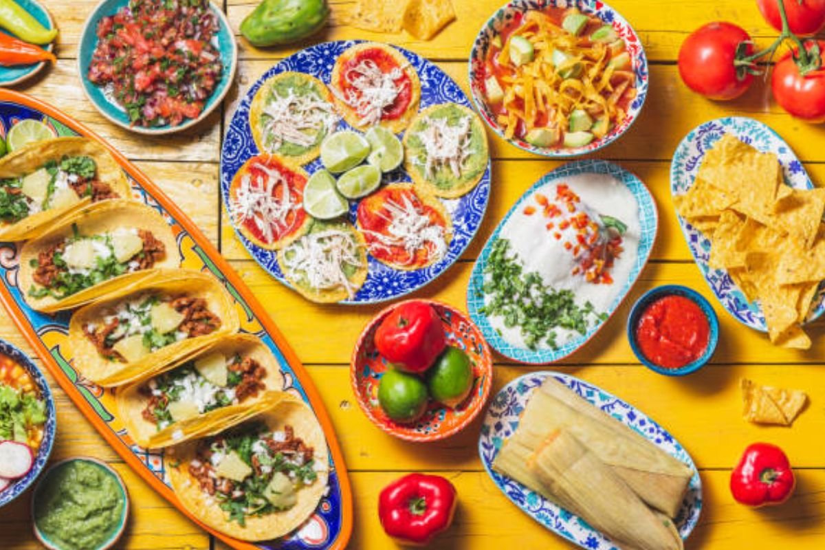 Comer bem e barato: a culinária incrível de 3 destinos econômicos -  (crédito: Comer bem e barato: a culinária incrível de 3 destinos econômicos)